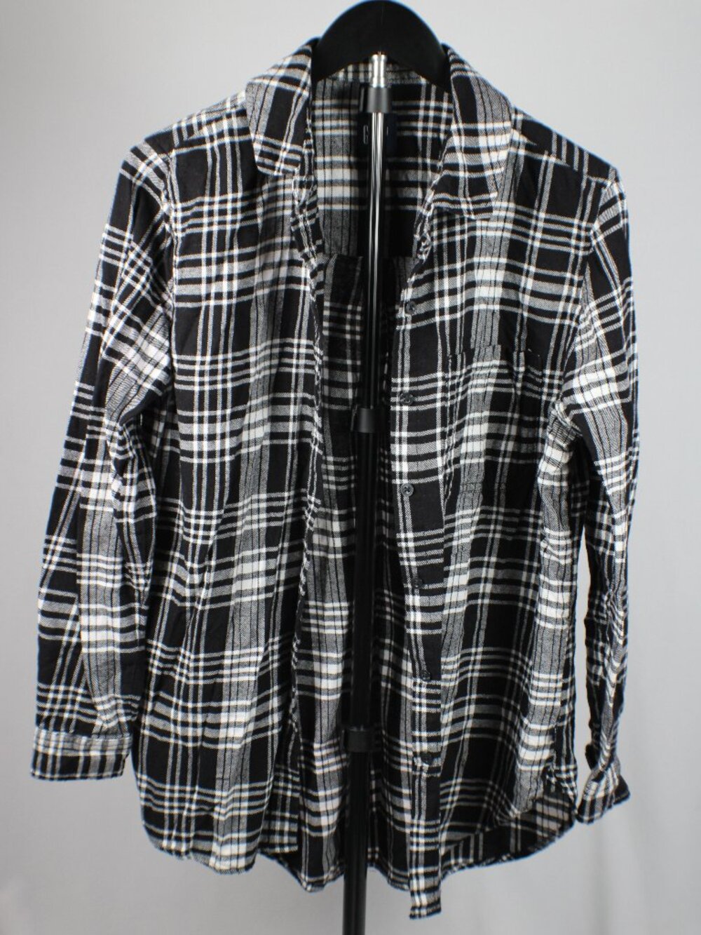 GAP Black and White Plaid Flannel Button Down Shirt - Small